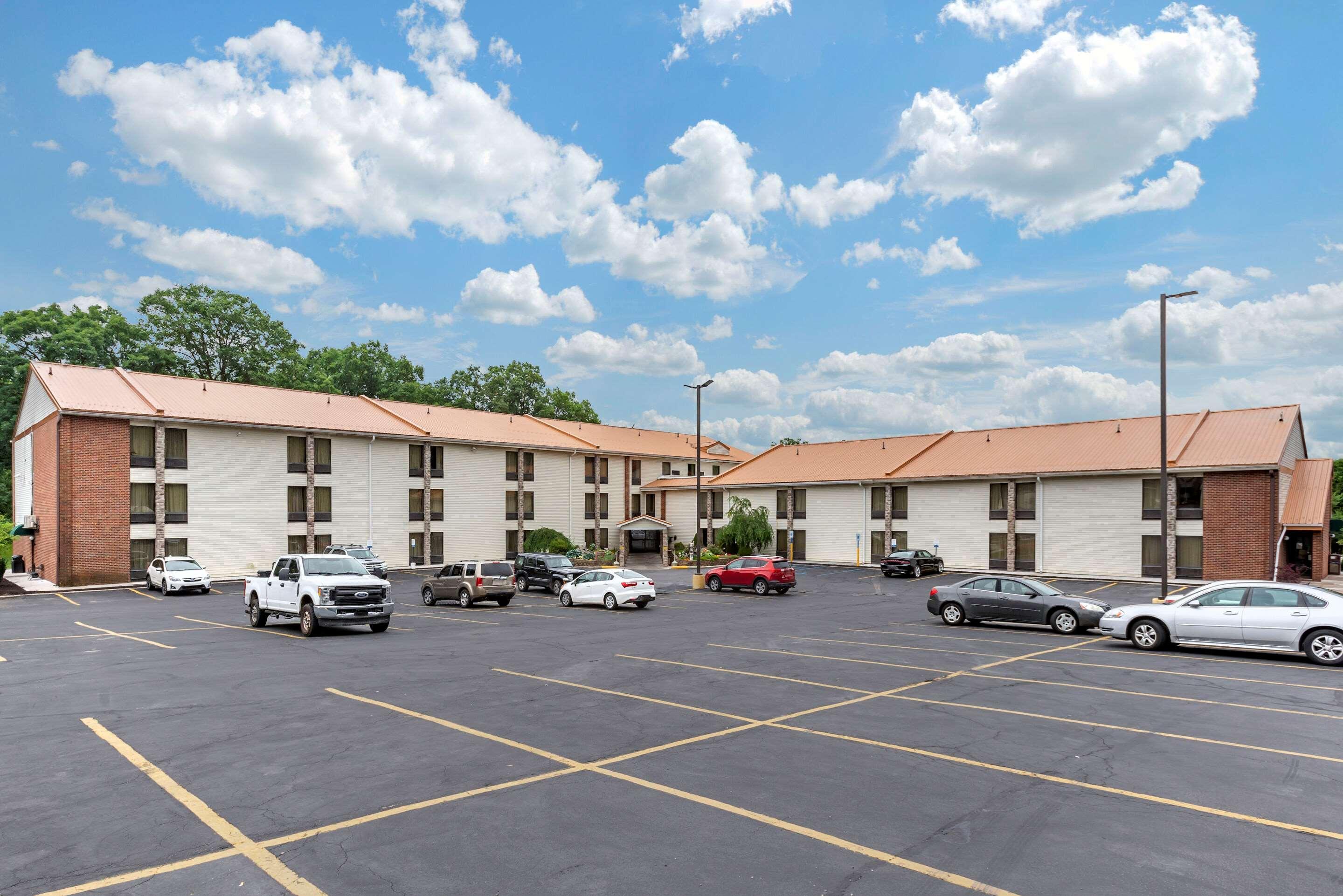 Comfort Inn West Hazleton Экстерьер фото